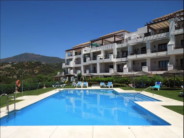 Penthouse in Benahavis - view 1