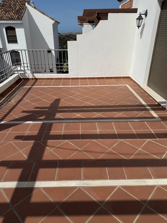 Penthouse in Benahavis - Image 3