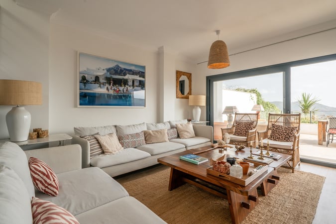 Villa in La Mairena - view 1
