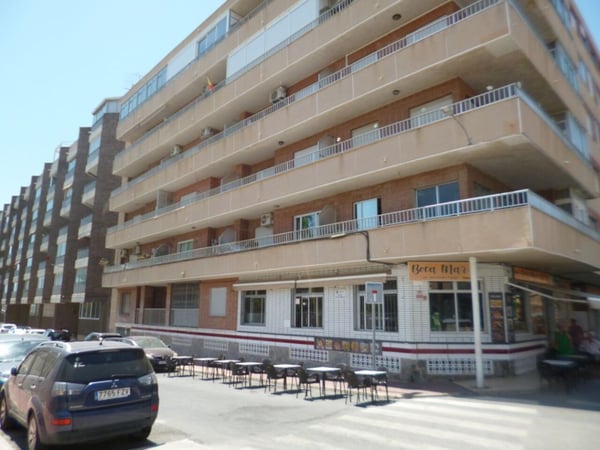 Apartment in Villamartin - view 1