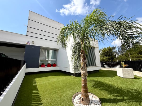Villa in Dolores - view 1