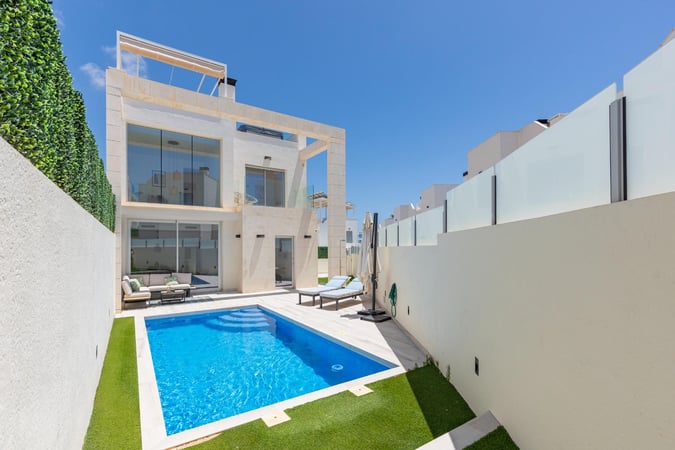Villa in Urbanizacion los Balcones - view 1