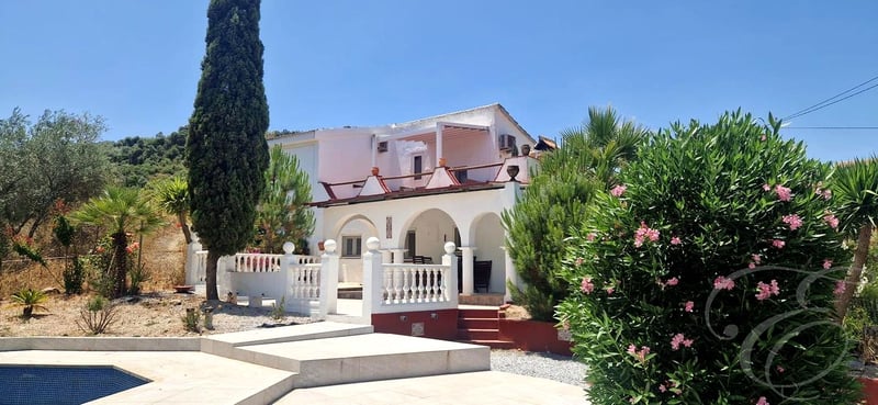 House in Comares - view 1