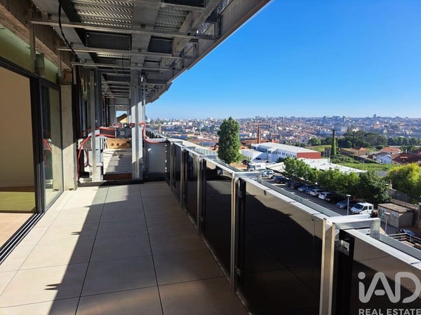 Apartment in Vila Nova de Gaia - view 1