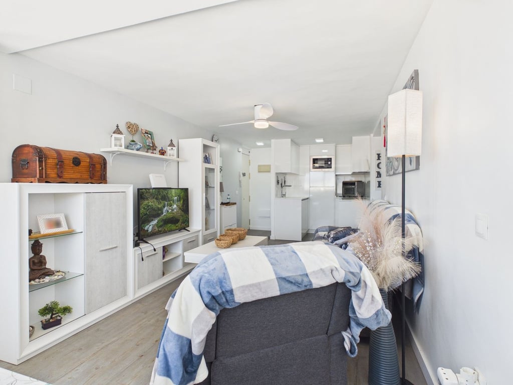 House in Estepona - Image 2