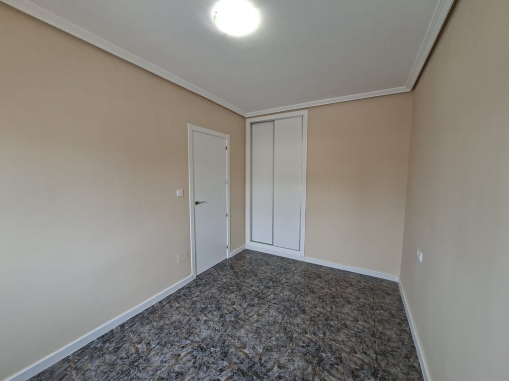 Apartment in Punta Prima - Image 2