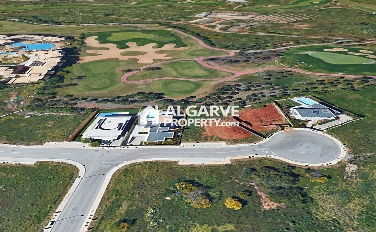 Land in Vilamoura - Image 3