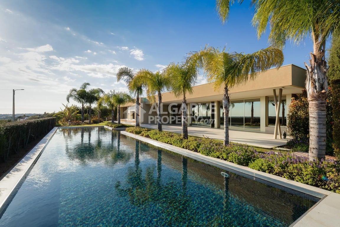 Villa in Almancil