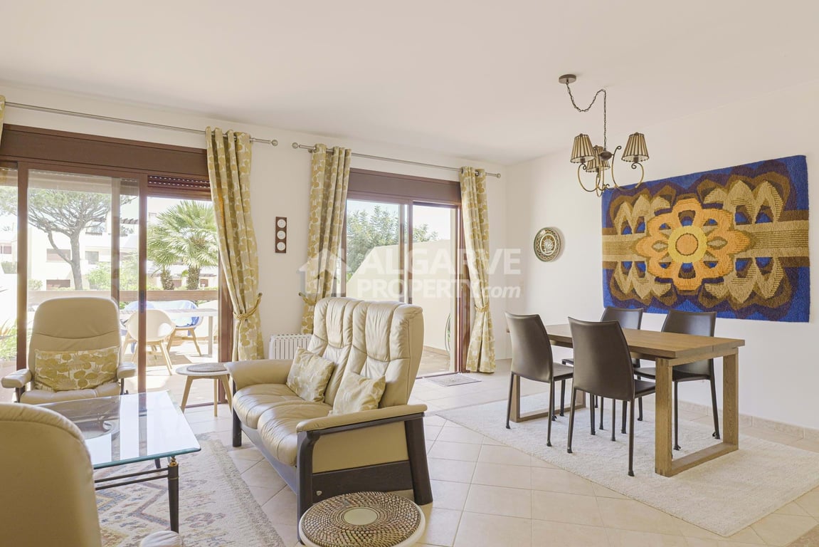 Villa in Quarteira - Image 2