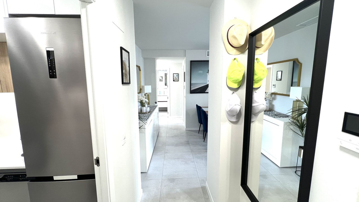 Apartment in Mil Palmeras - Image 3