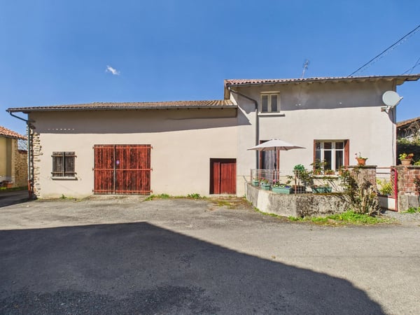 House in Cussac - view 1
