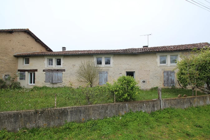 House in Chassiecq - view 1