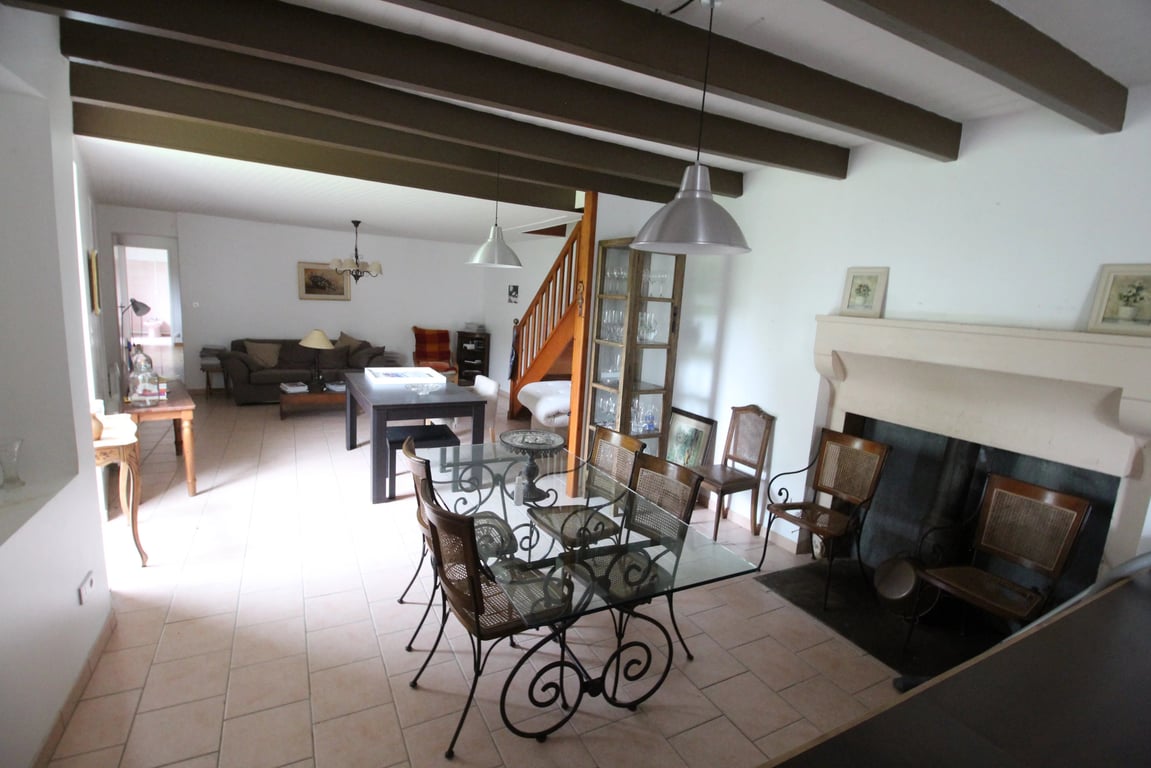 House in Chassiecq - Image 3