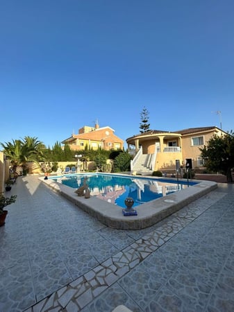 Villa in Torrevieja - view 1