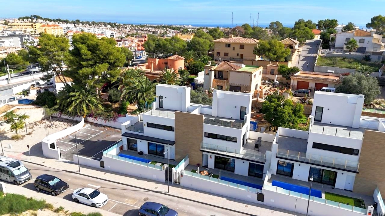Villa in Villamartin - Image 3