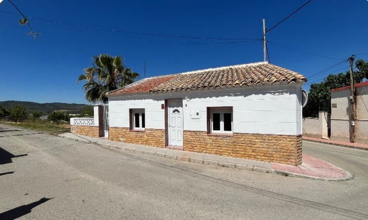 House in Alguena - view 1