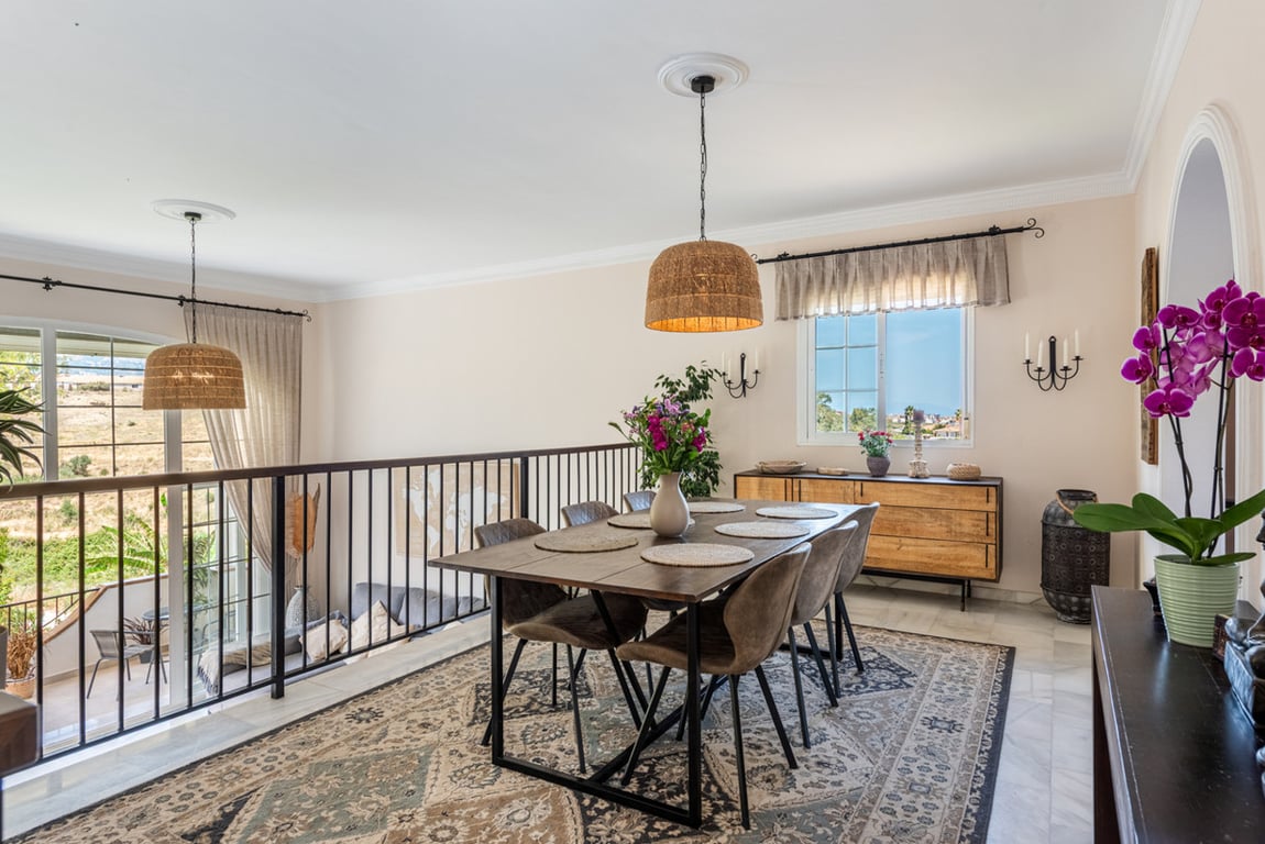 Villa in Mijas Costa - Image 2