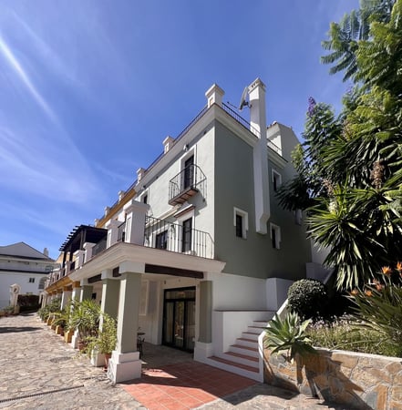 House in Nueva Andalucia - view 1