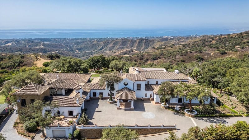 Villa in Marbella - view 1