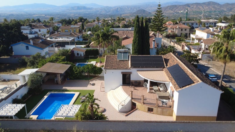 Villa in Alhaurin el Grande - view 1