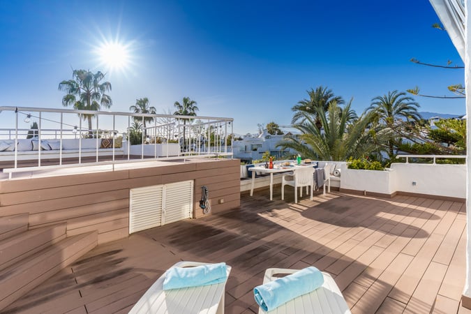 Apartment in Nueva Andalucia - view 1