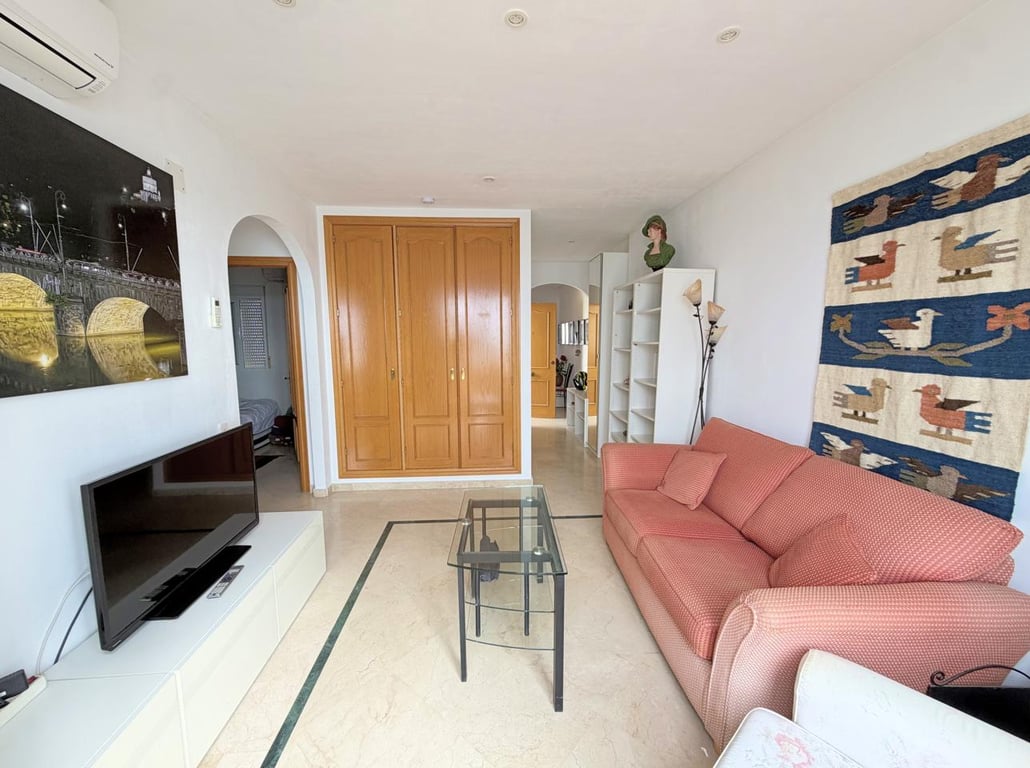Penthouse in Estepona - Image 3