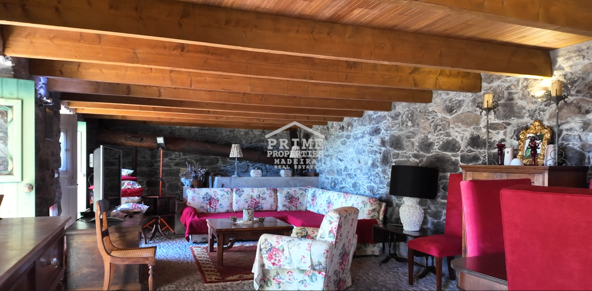 Villa in Estreito da Calheta - Image 3
