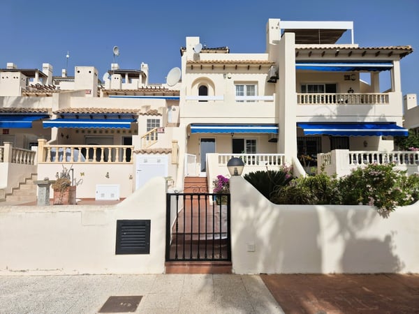 House in Dehesa de Campoamor - view 1
