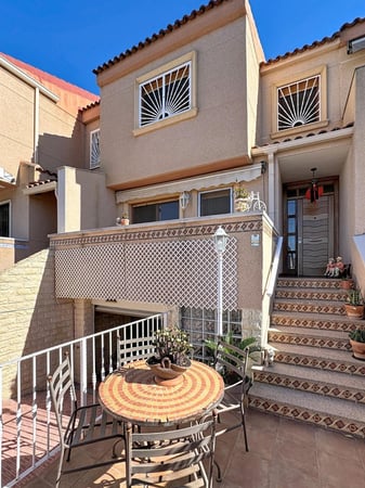 House in Rojales - view 1