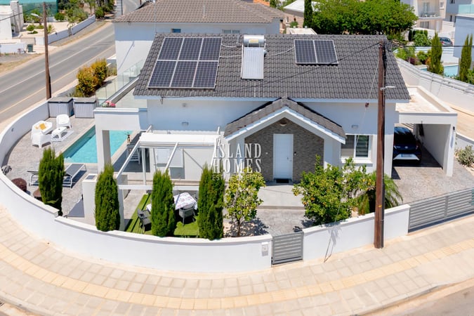 House in Frenaros - view 1