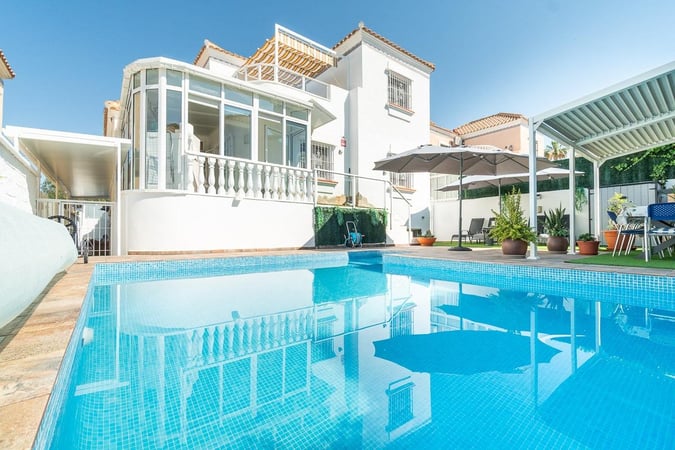 Villa in Villamartin - view 1