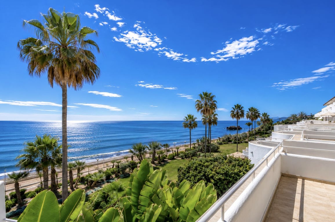 Apartment in Estepona - Image 2