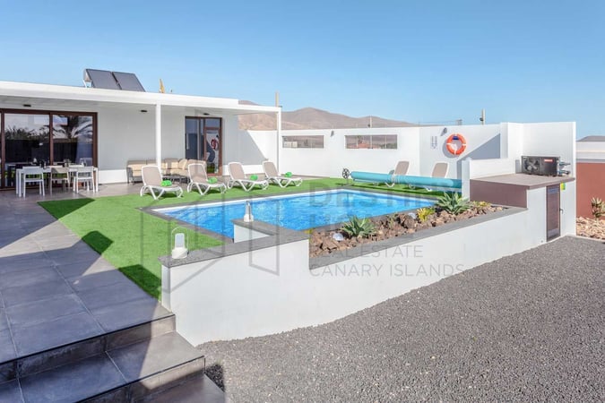 House in Triquivijate - view 1