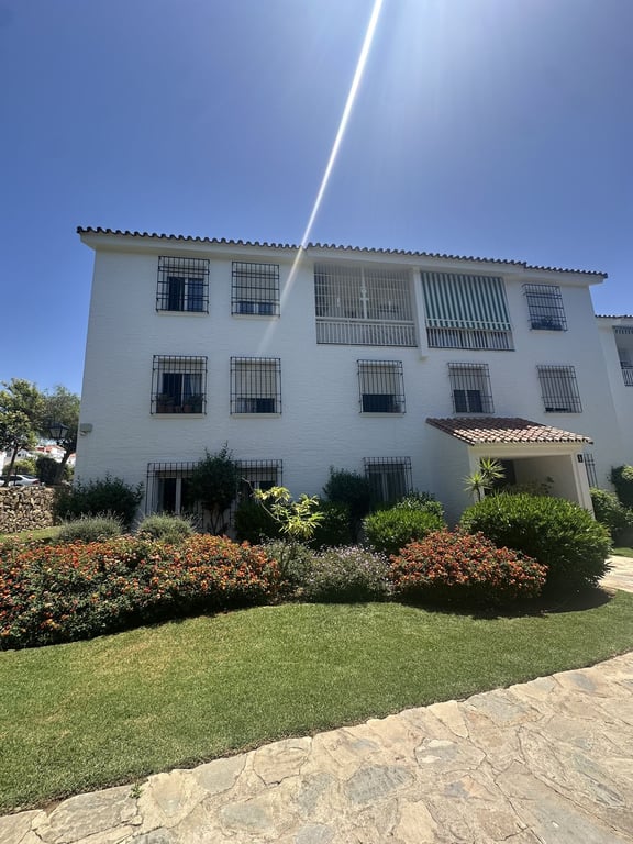 Apartment in Marbella - Image 2