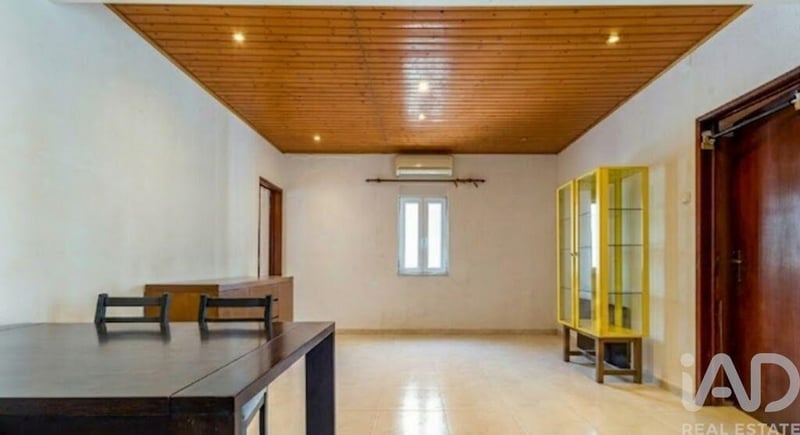 Apartment in Alges - view 1