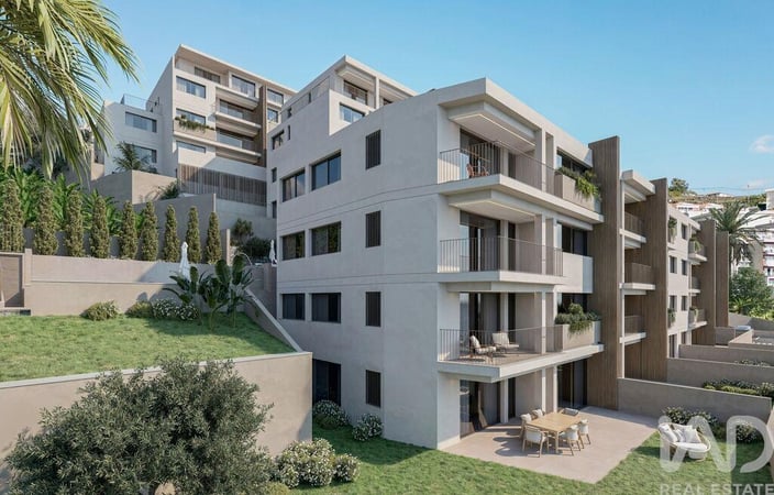 Apartment in Camara de Lobos - view 1