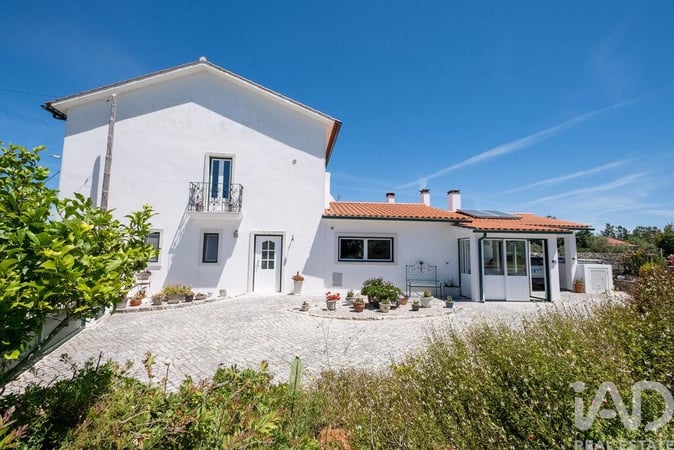 House in Alvorge - view 1