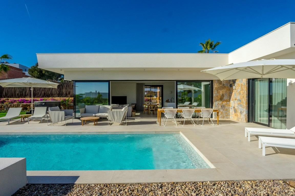 Villa in El Pinar de Campoverde - Image 2
