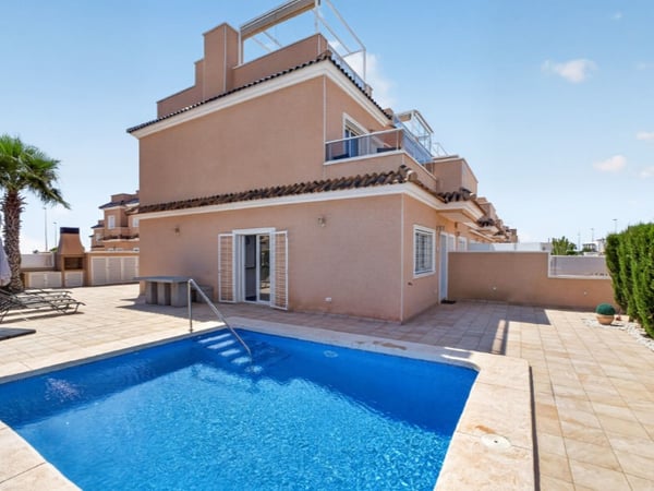 House in Dehesa de Campoamor - view 1
