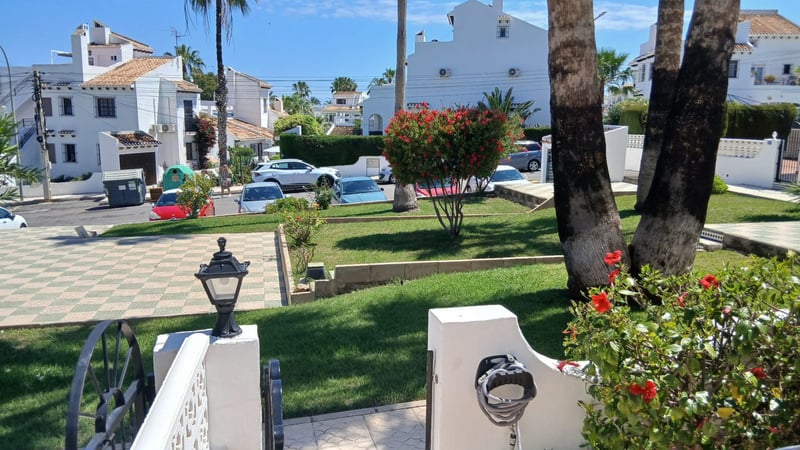 House in Dehesa de Campoamor - view 1