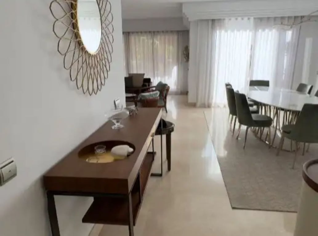 Apartment in Marbella - Image 3