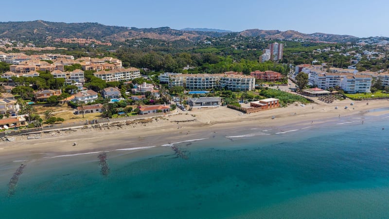 Apartment in Elviria - view 1