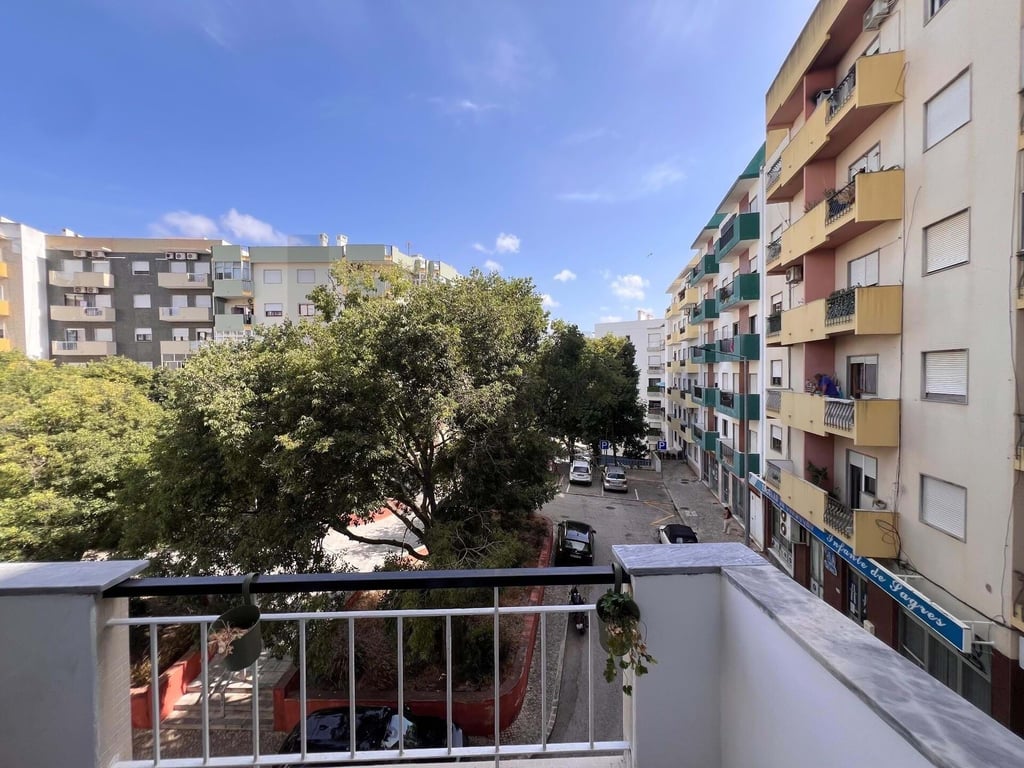 Apartment in Portimao - Image 2