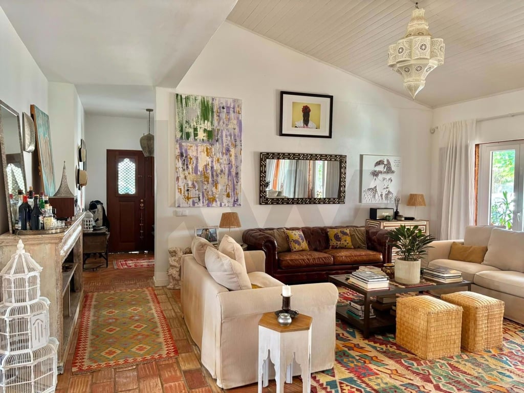 House in Estombar - Image 3