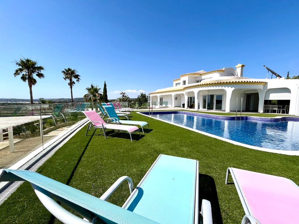 House in Santa Barbara de Nexe
