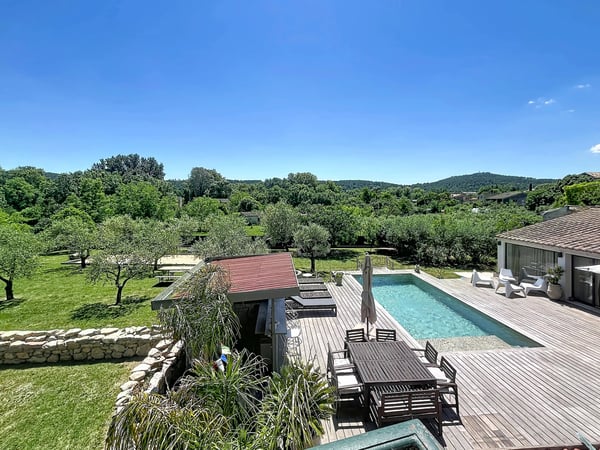 House in Le Val - view 1