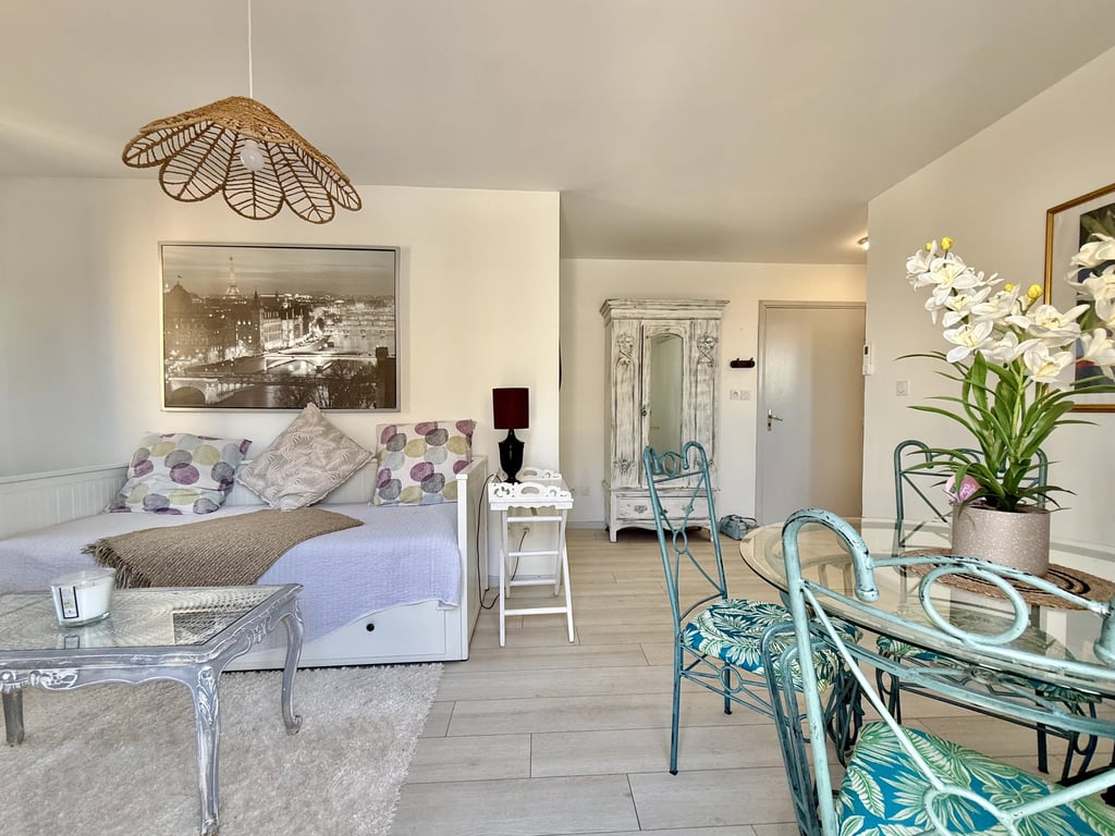 House in Carcassonne - Image 3