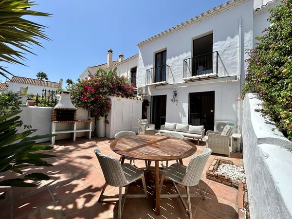 House in Nueva Andalucia - view 1