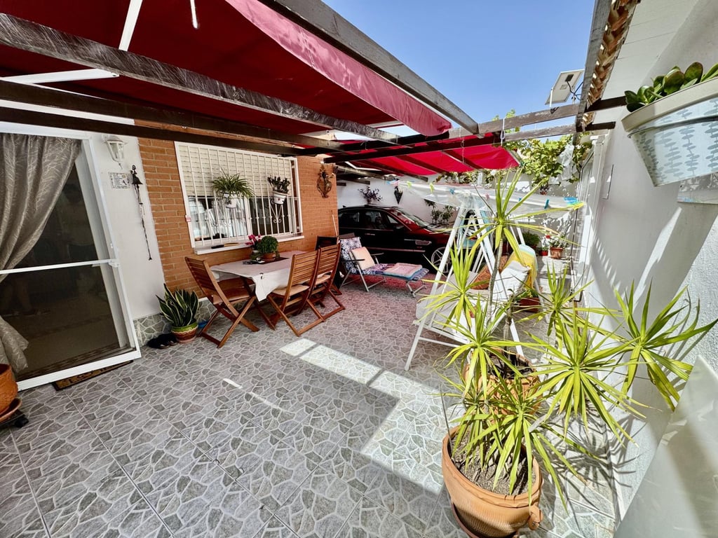 House in Urbanizacion los Balcones - Image 2
