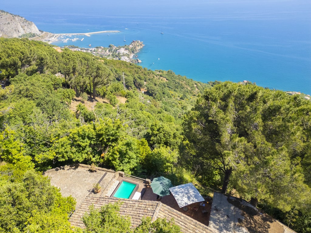 Villa in Cefalu - Image 3